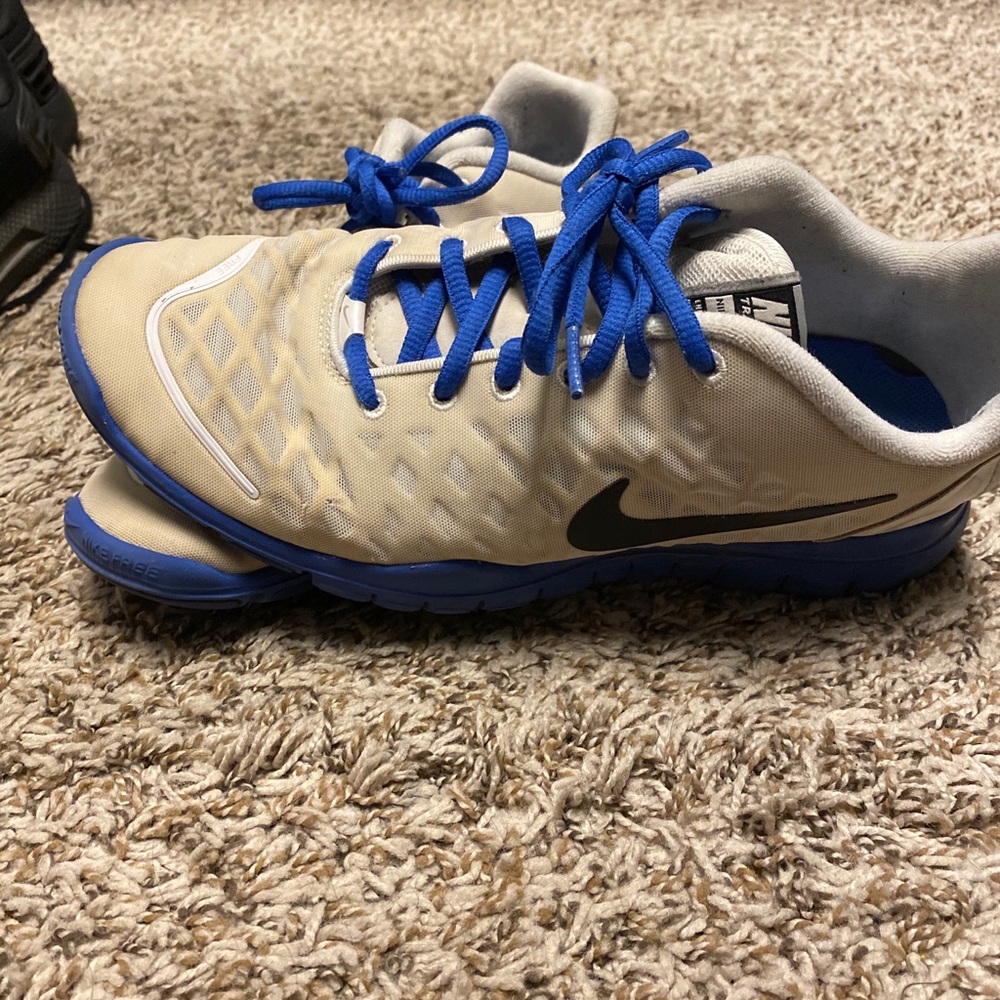 Nike Tennis Shoe